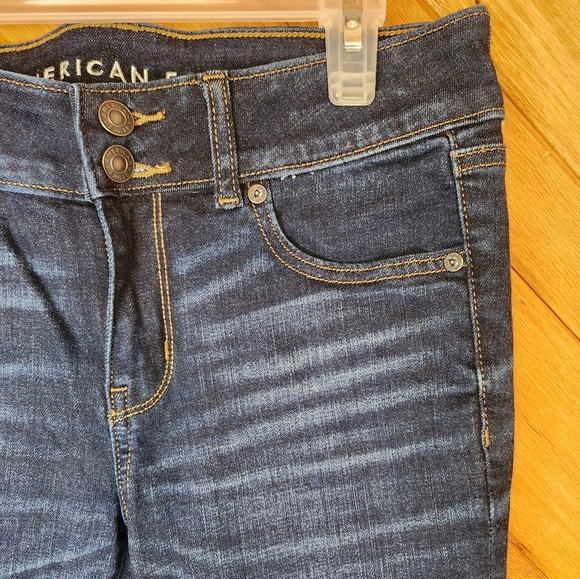 American Eagle artist crop next level crop size 6 standard dark cropped Jeans - Picture 3 of 11